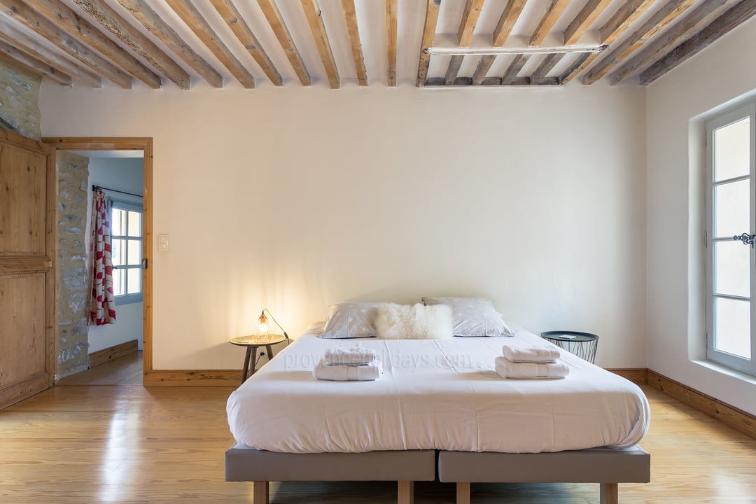 10 - Mas Aubade: Villa: Bedroom