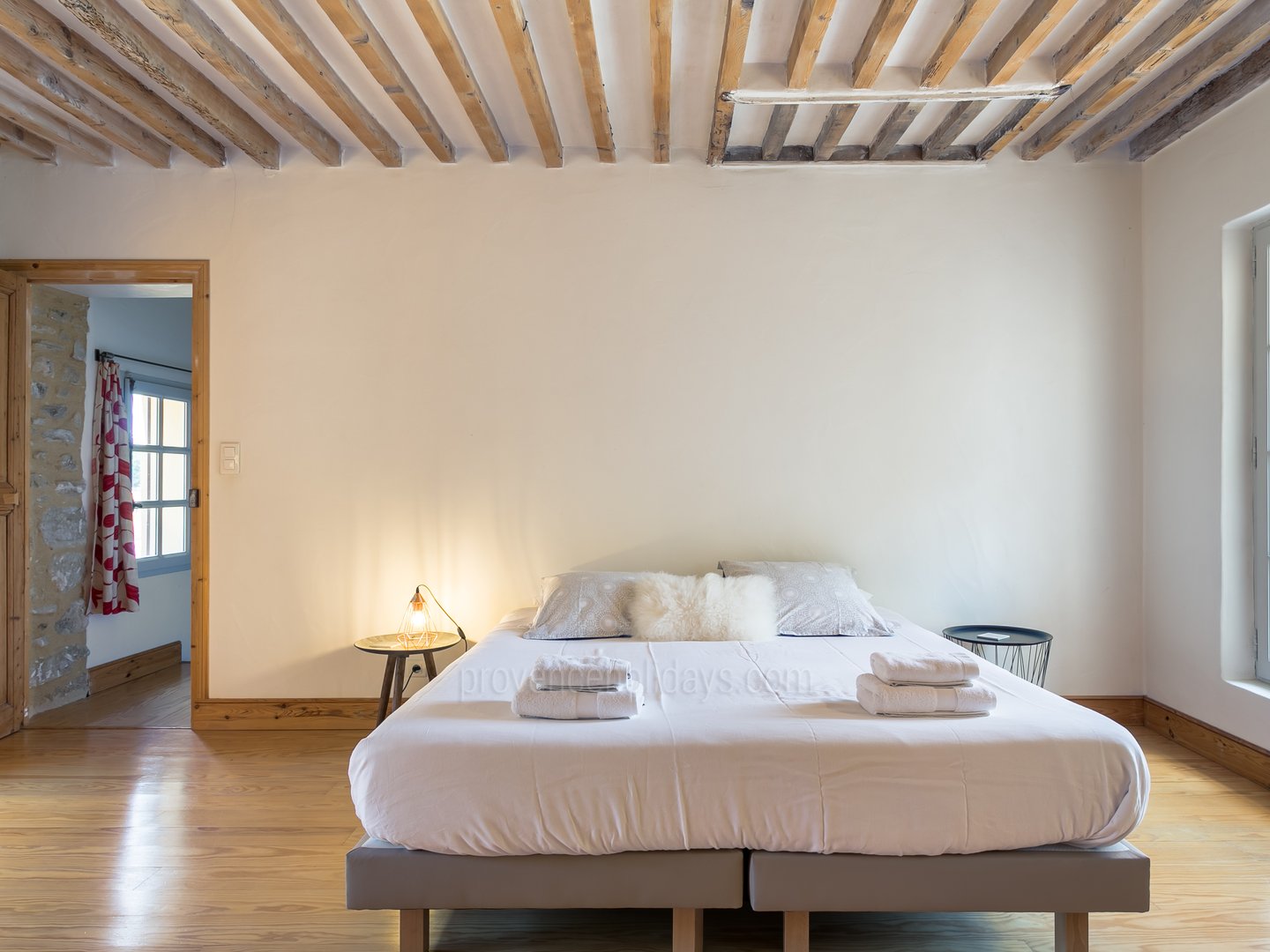 10 - Mas Aubade: Villa: Bedroom