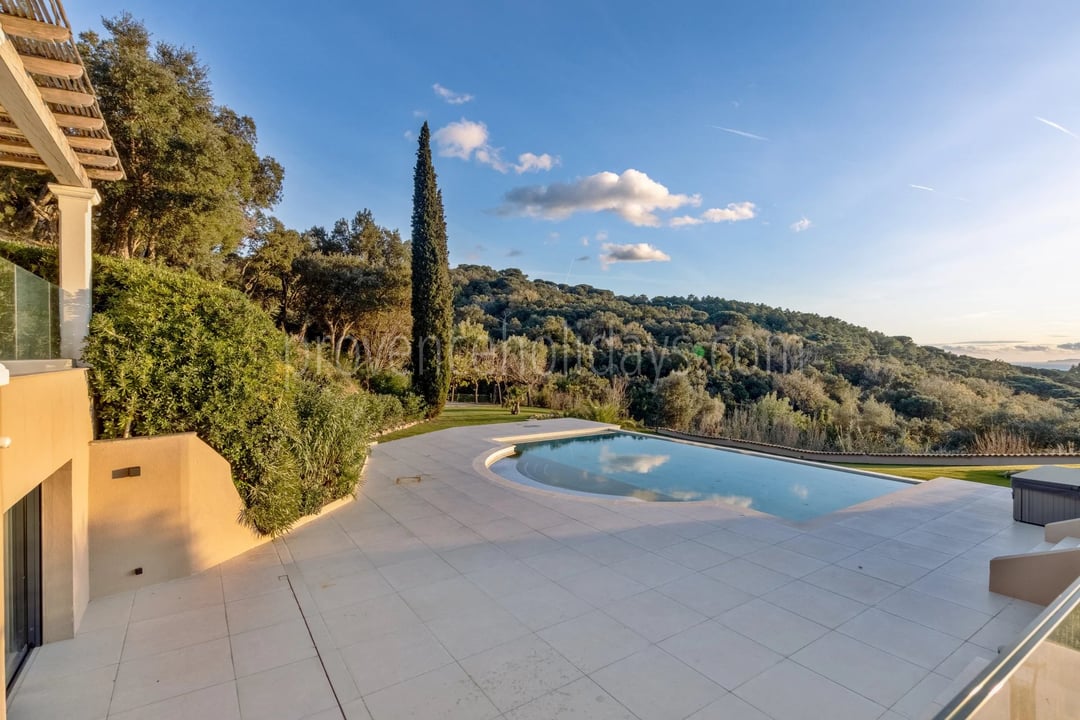16 - Quiet property in La Croix-Valmer: Villa: Pool