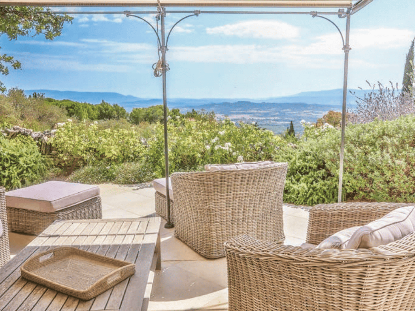 2 - Mas du Petit Luberon: Villa: Exterior