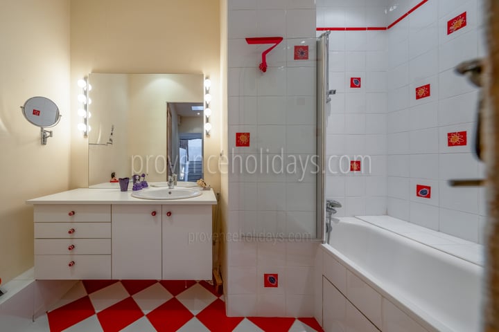 11 - Mas du Cours: Villa: Bathroom
