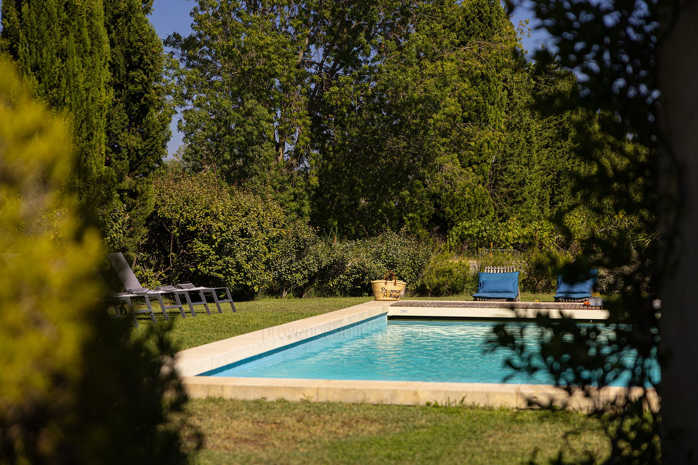 28 - Mas du Rosier: Villa: Pool