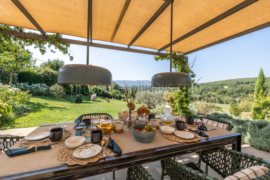 33 - Le Mas du Vallon: Villa: Exterior