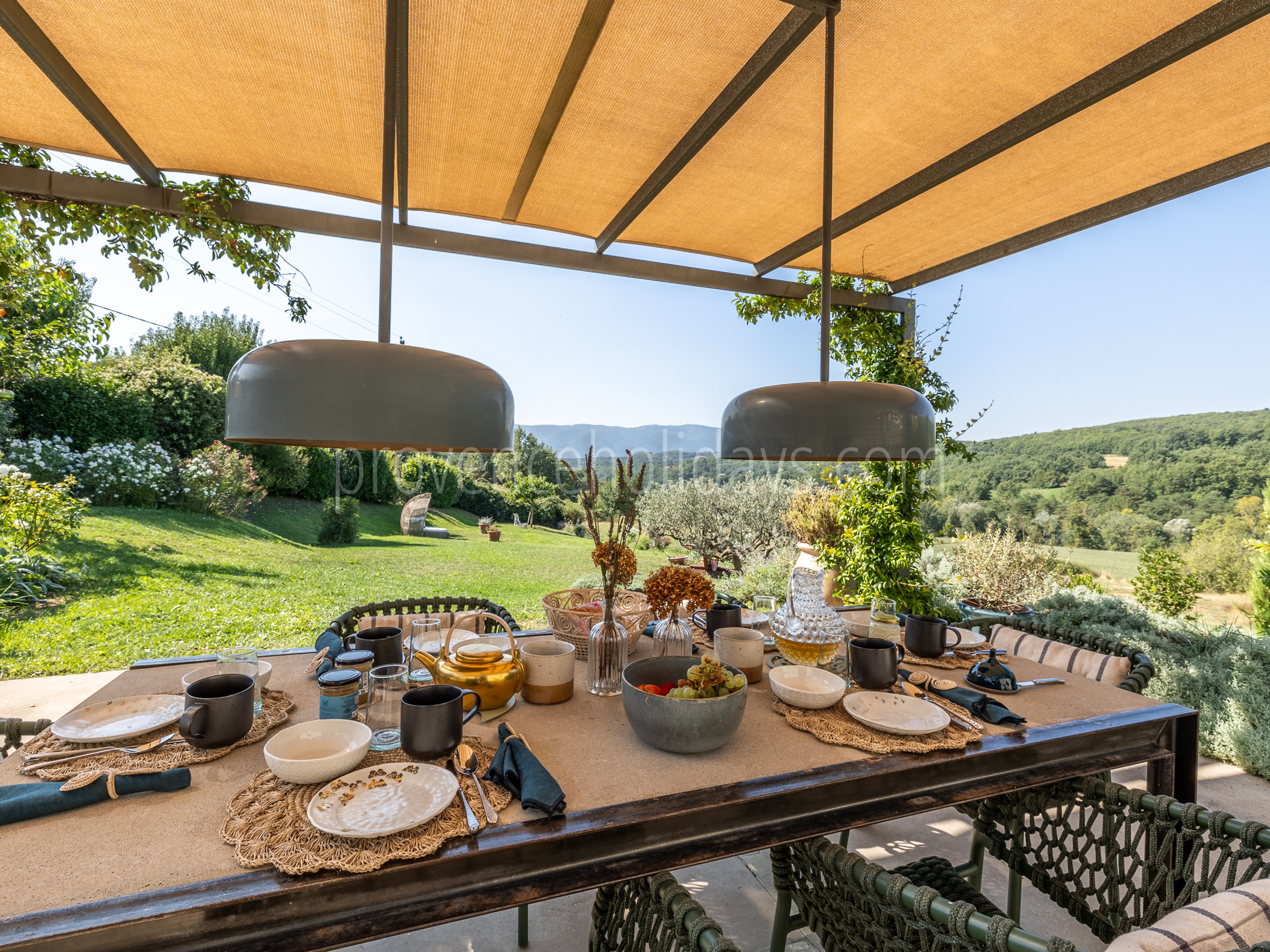 33 - Le Mas du Vallon: Villa: Exterior