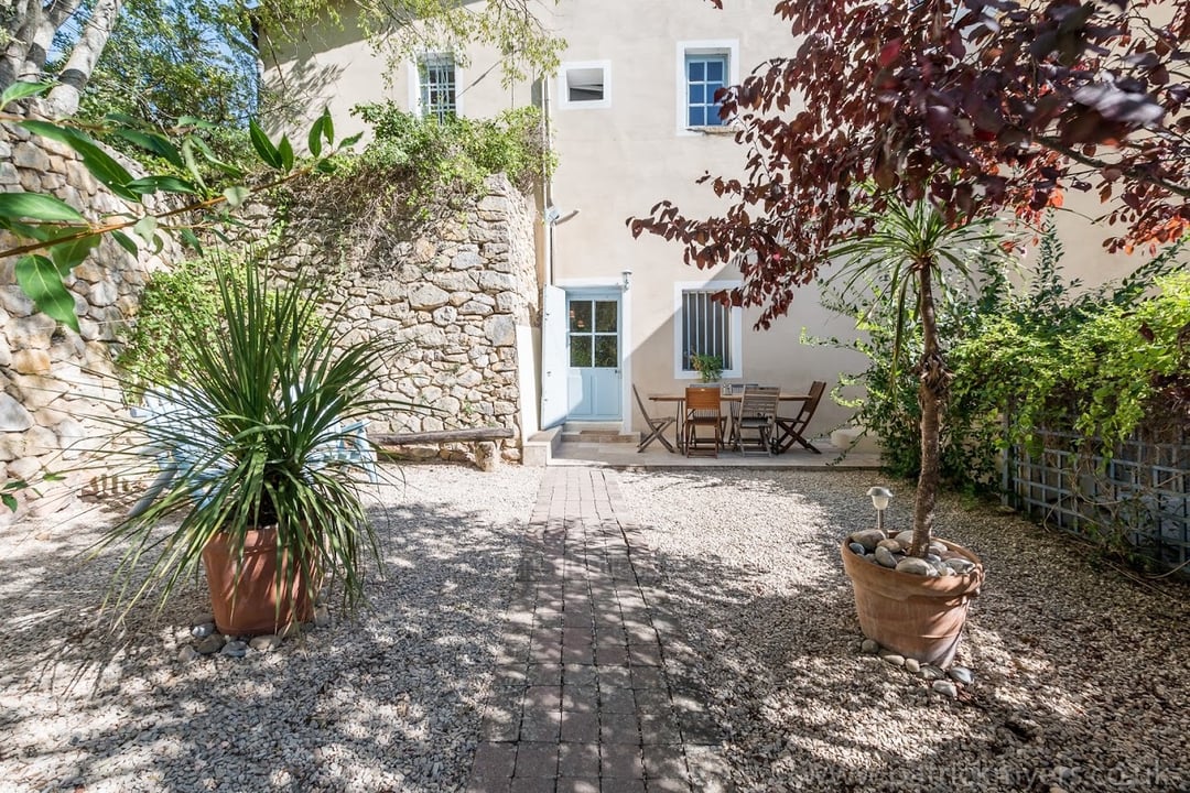 32 - Bastide du Luberon: Villa: Exterior