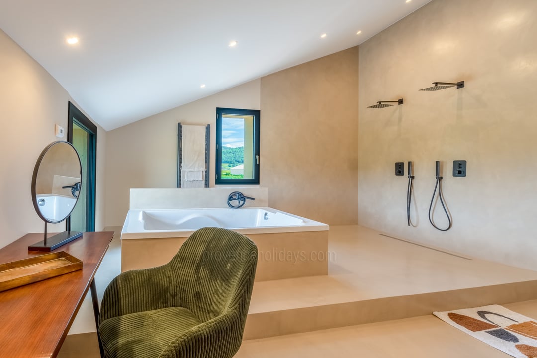 23 - Mas de Seguret: Villa: Interior