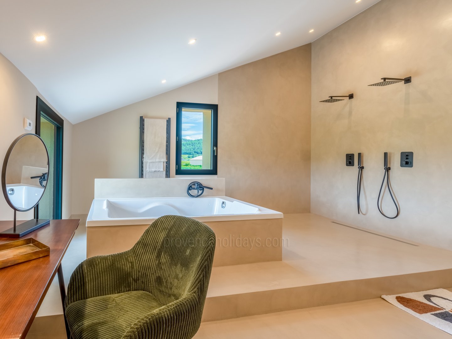 23 - Mas de Seguret: Villa: Interior