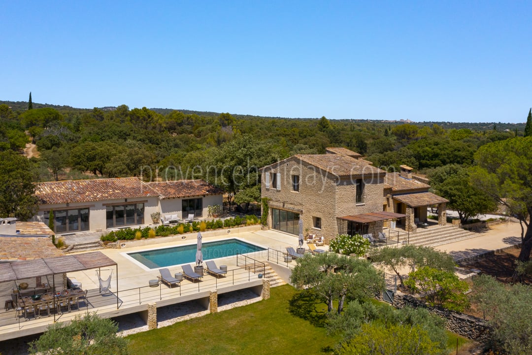 42 - Escapade en Luberon: Villa: Exterior