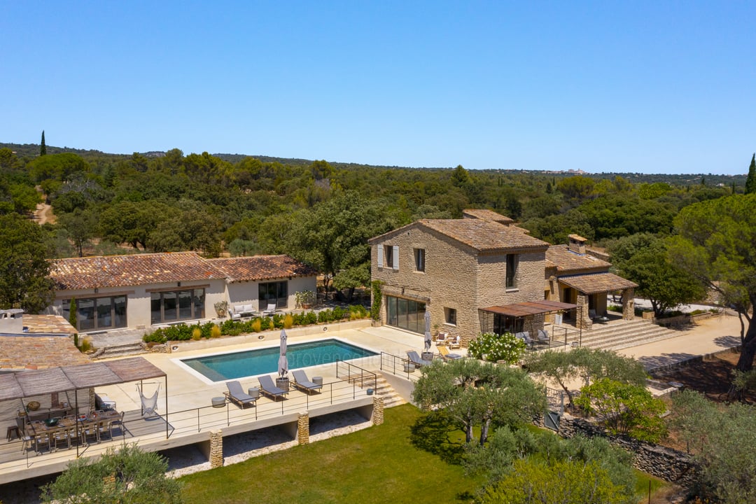 42 - Escapade en Luberon: Villa: Exterior