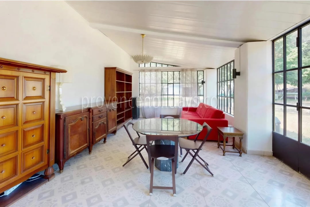 9 - Villa with pool in Draguignan: Villa: Interior