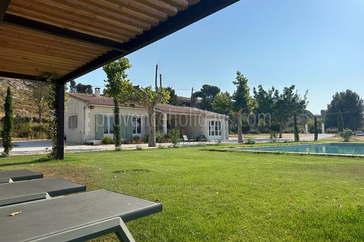 Peaceful property with separate annex
