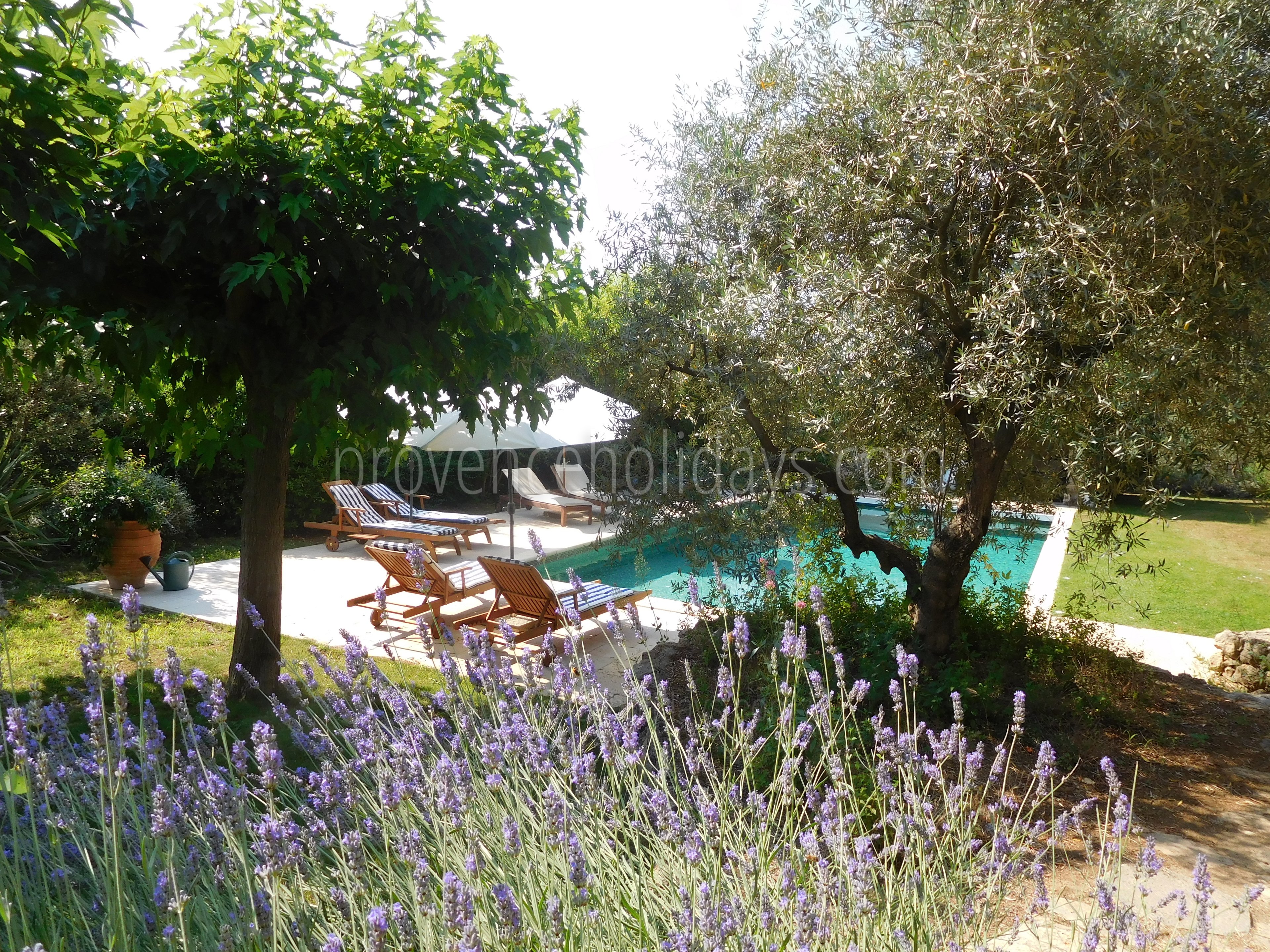 16 - Mas Lorgues: Villa: Exterior