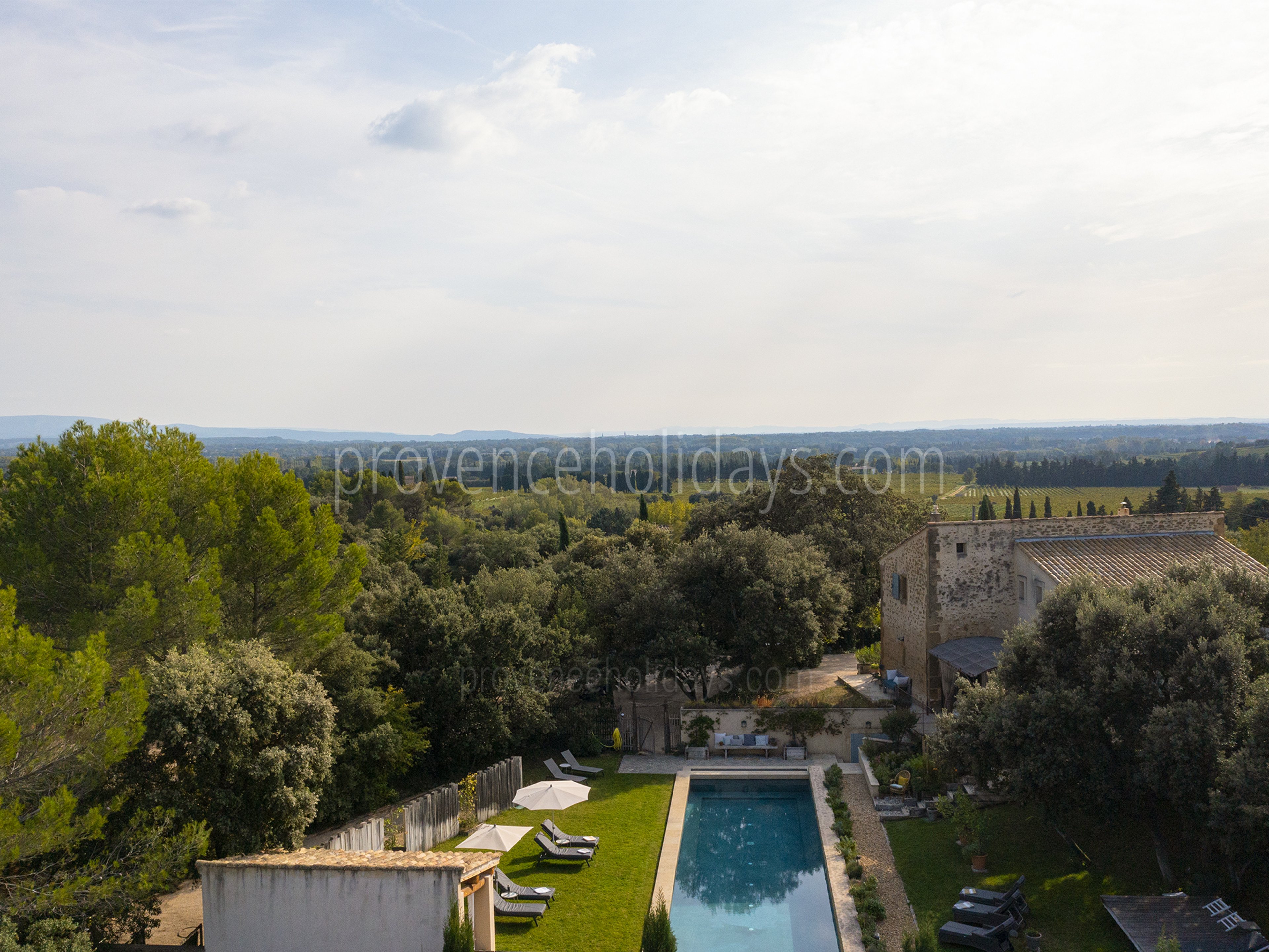 26 - Bergerie de Beaumes: Villa: Exterior