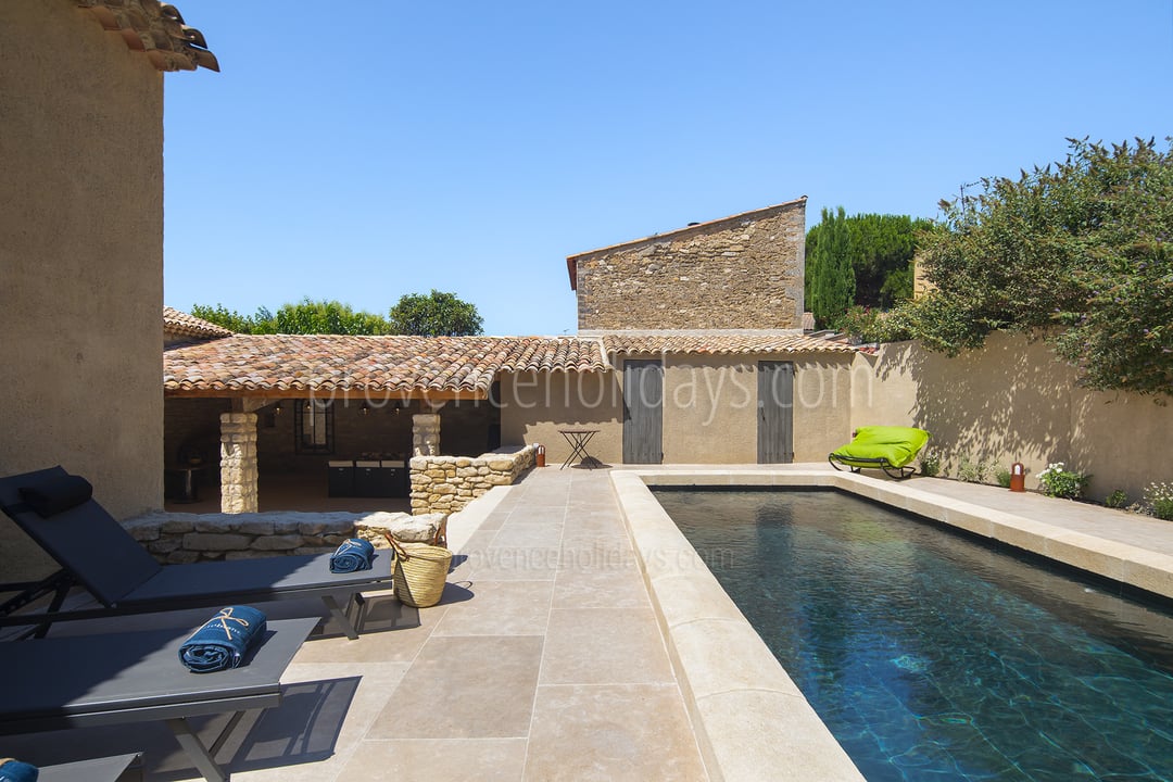 13 - Mas des Lions: Villa: Exterior