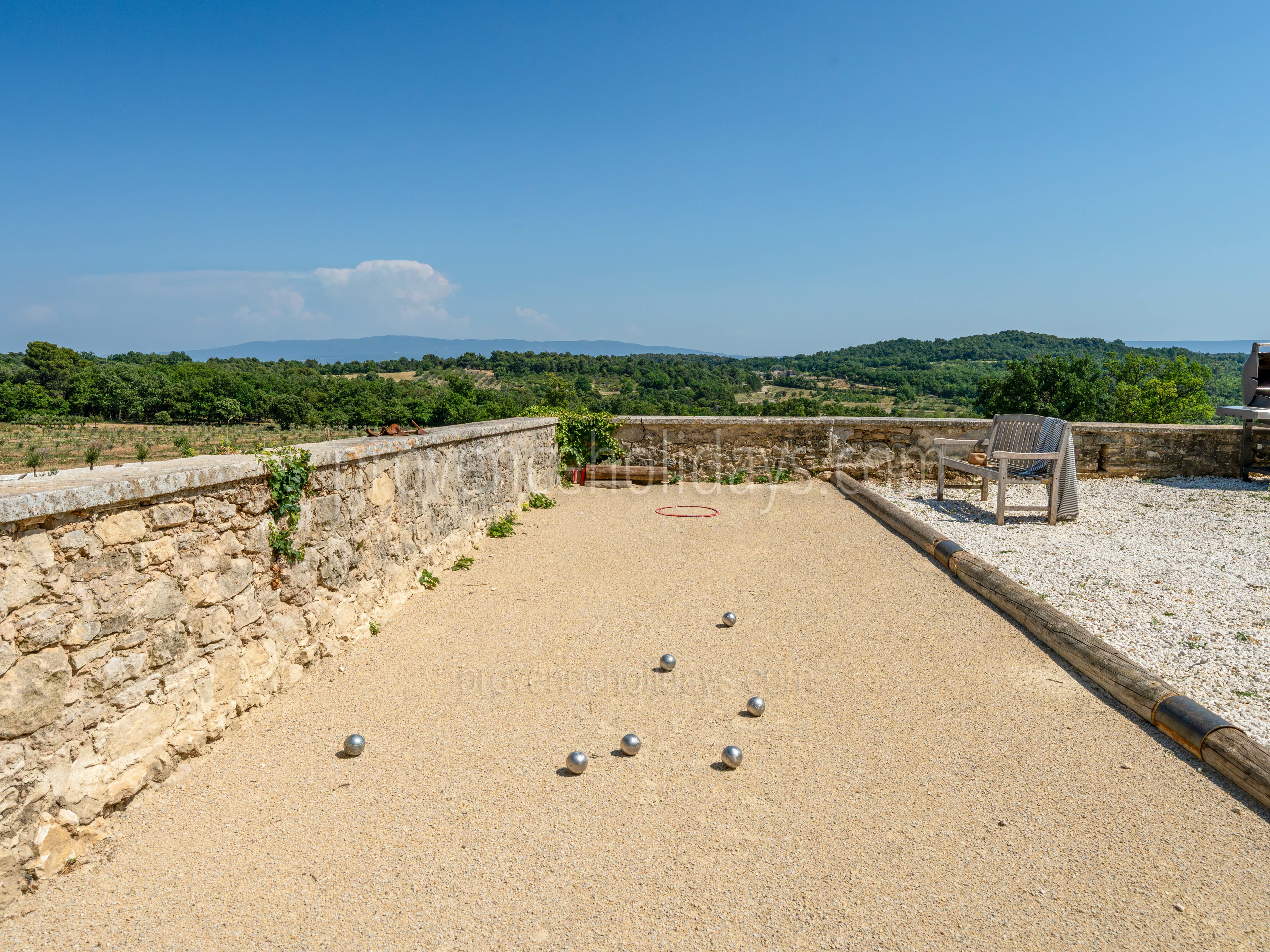 35 - Domaine de la Bouisse: Villa: Exterior