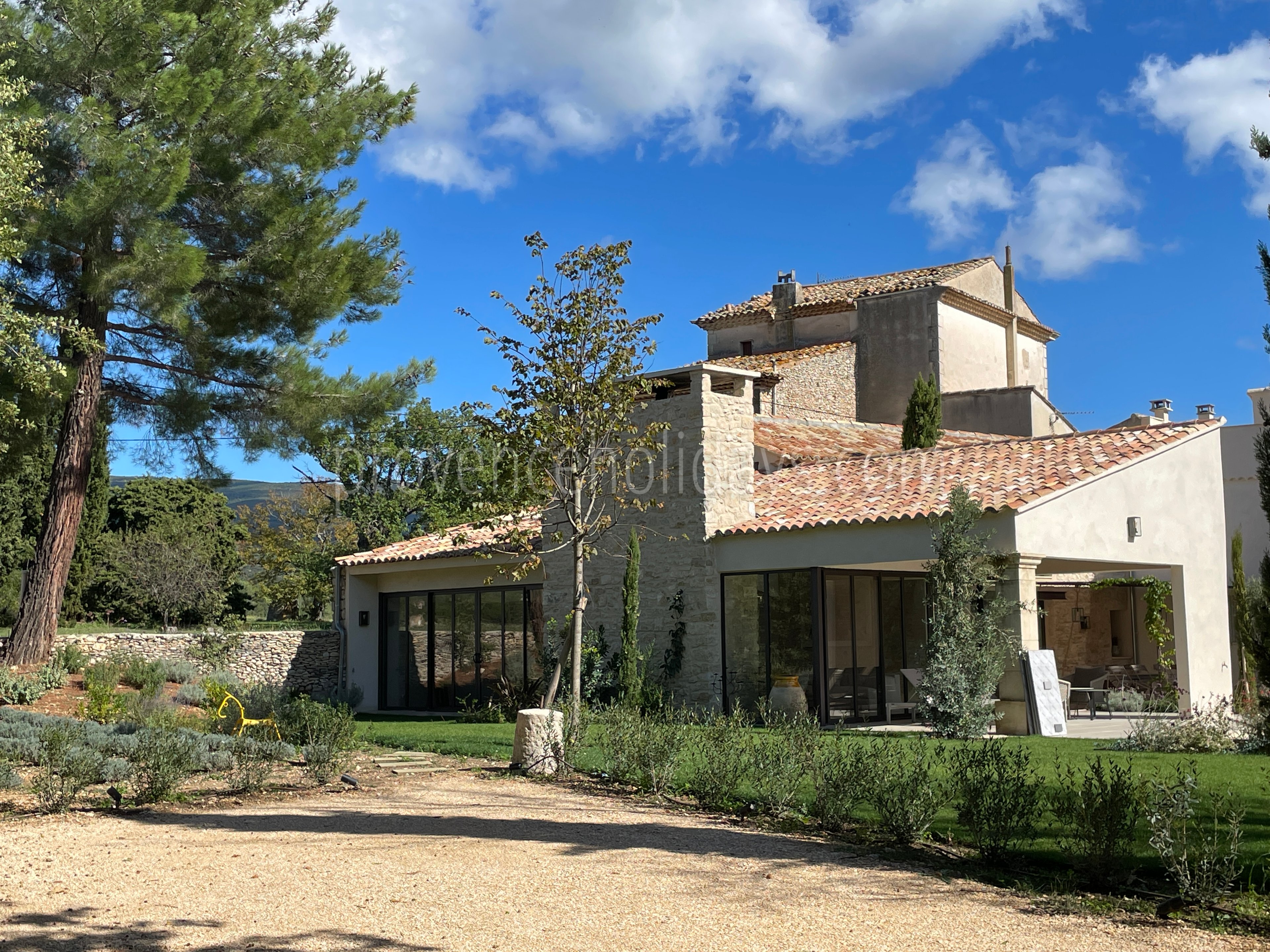 37 - Le Clos des Magnans: Villa: Exterior
