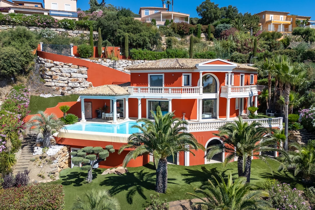 Luxury villa for sale at Domaine du Golf in Sainte-Maxime