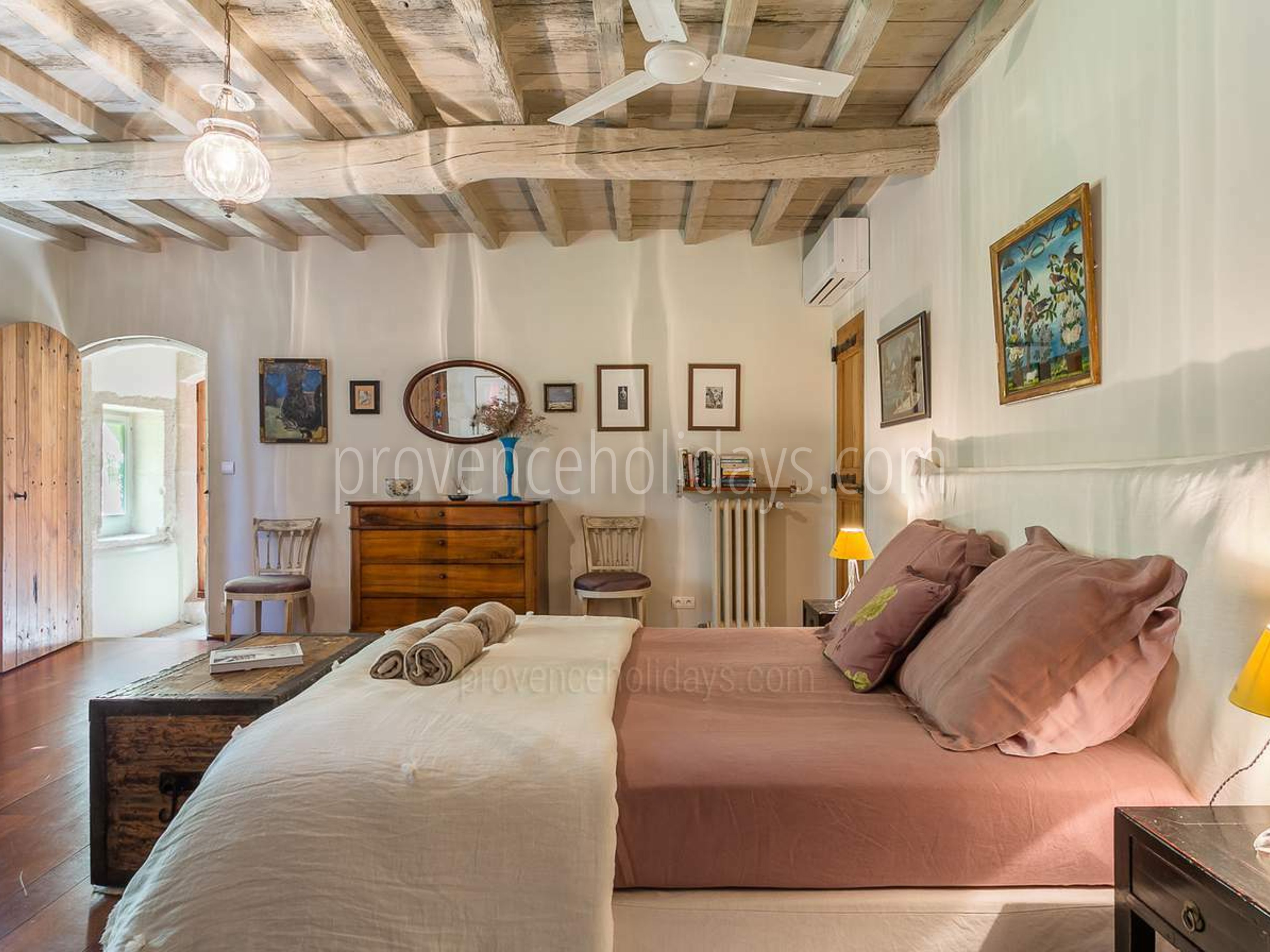 44 - Mas de St Roch: Villa: Interior