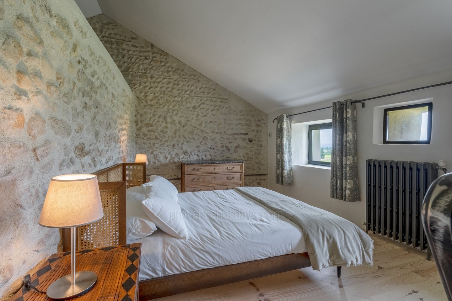19 - Mas du Peyron: Villa: Bedroom