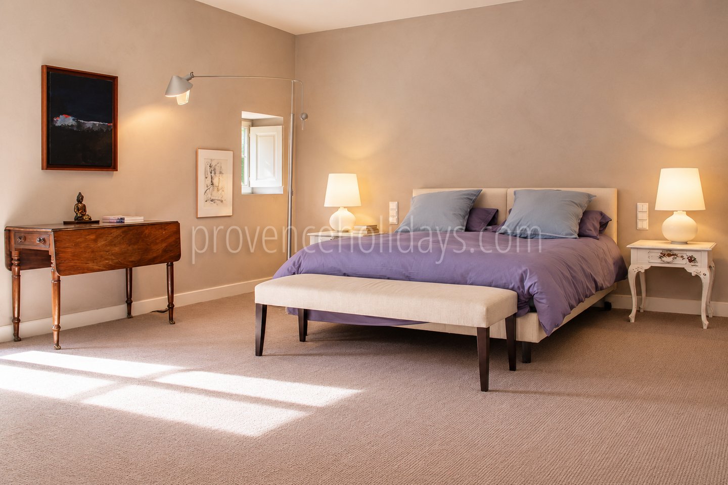 28 - Authentic farmhouse in Saint-Rémy-de-Provence: Villa: Bedroom