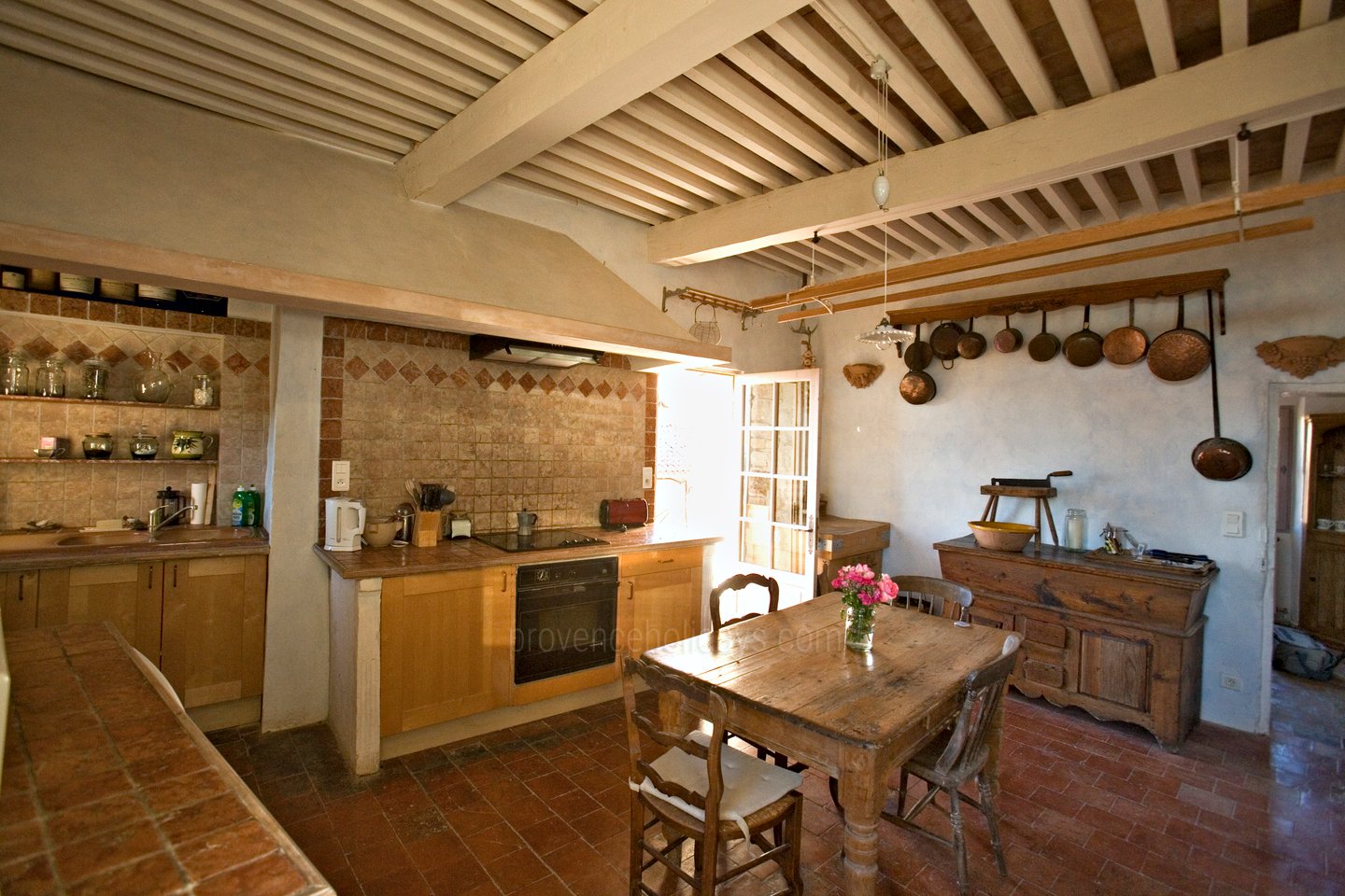 28 - La Maison de Grambois: Villa: Interior