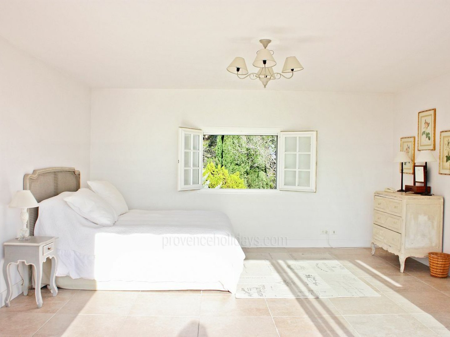 12 - Mas Blauvac: Villa: Interior - Mas Blauvac - Master Bedroom