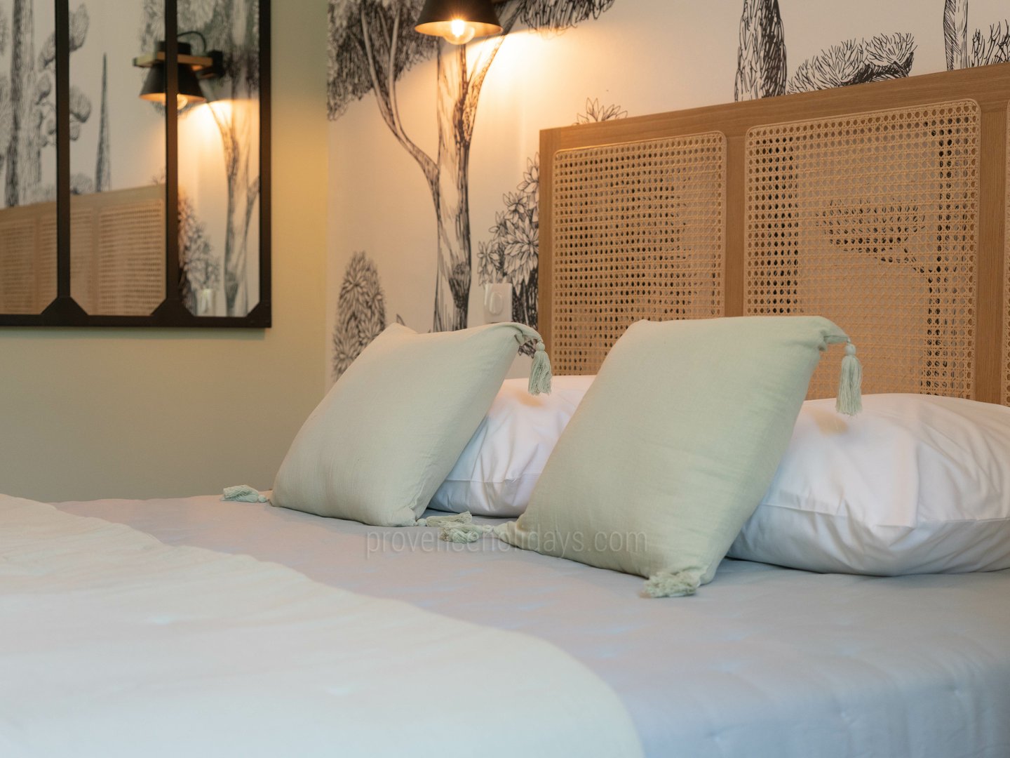30 - Bastide Leontin: Villa: Bedroom
