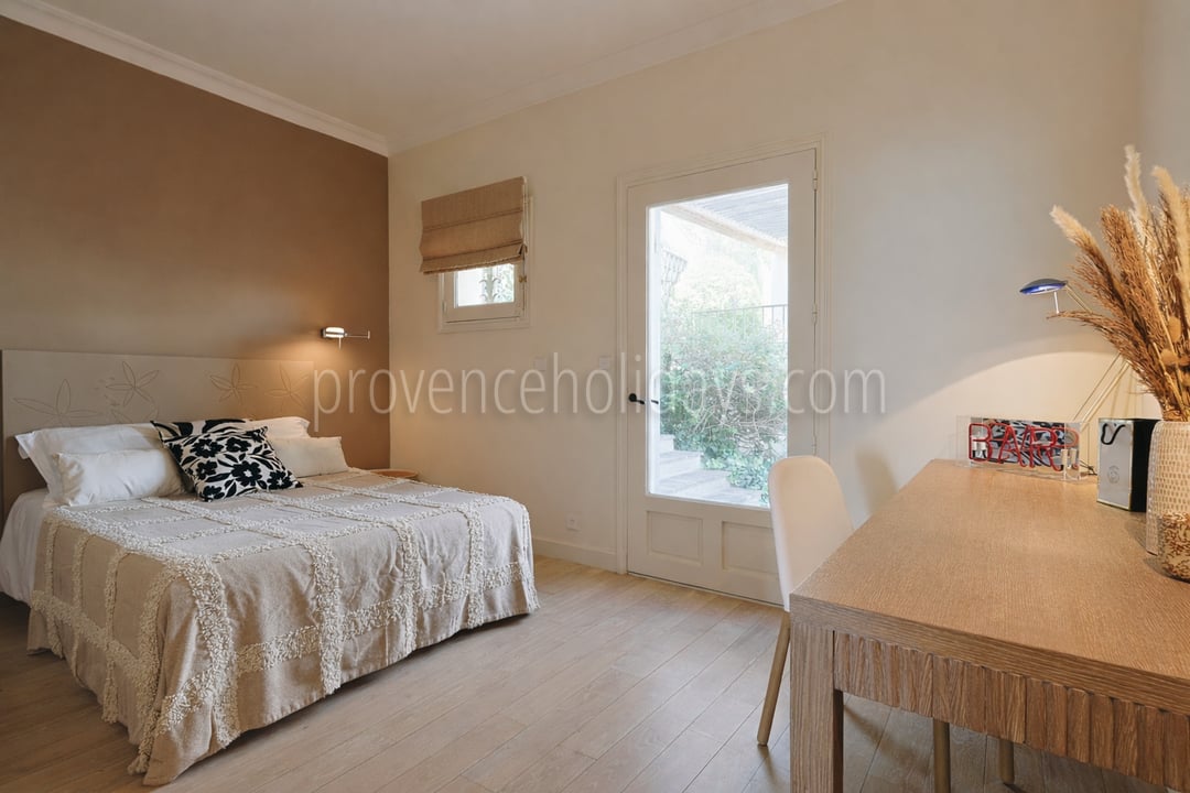 7 - Domaine de la Tour: Villa: Bedroom