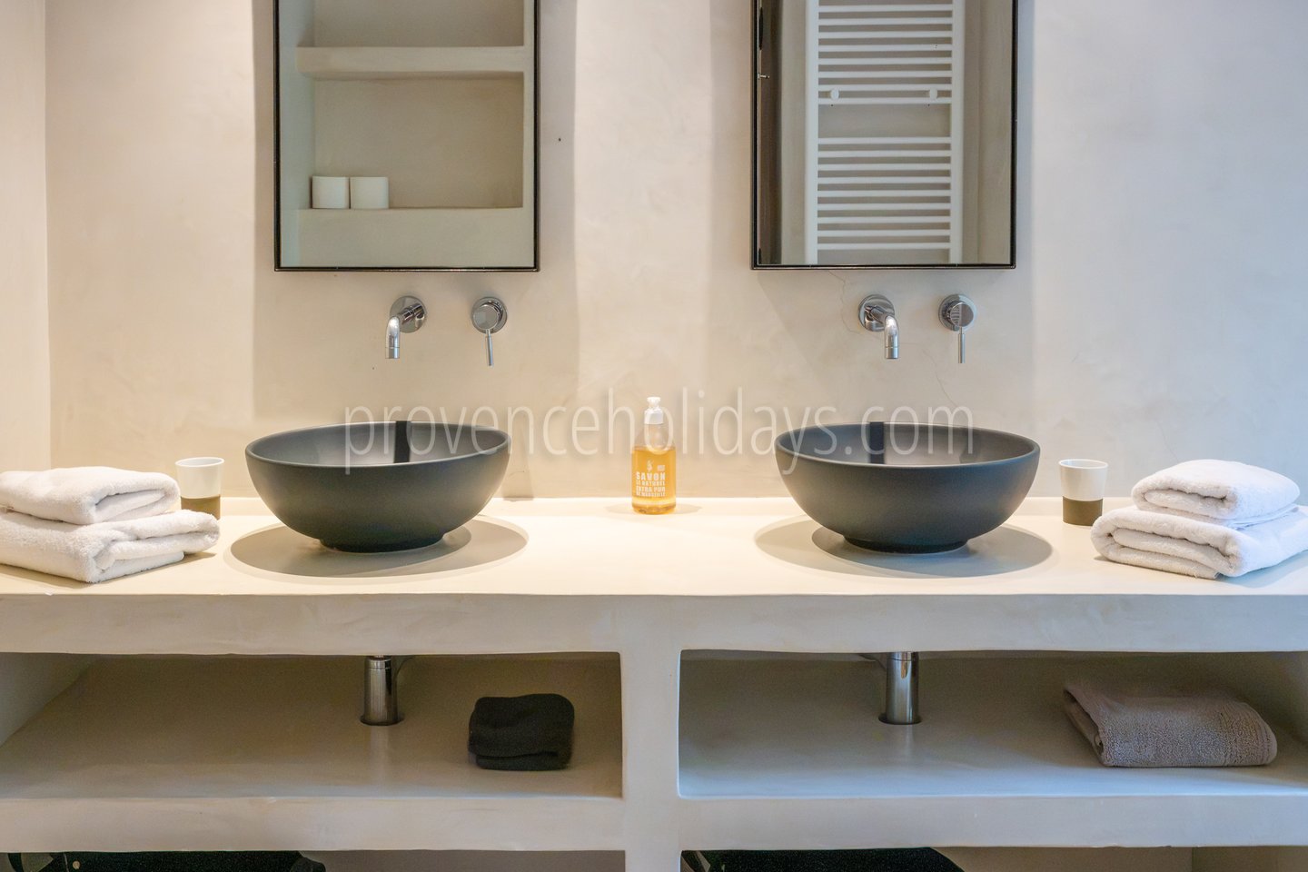 26 - Le Mas aux Gargouilles: Villa: Bathroom