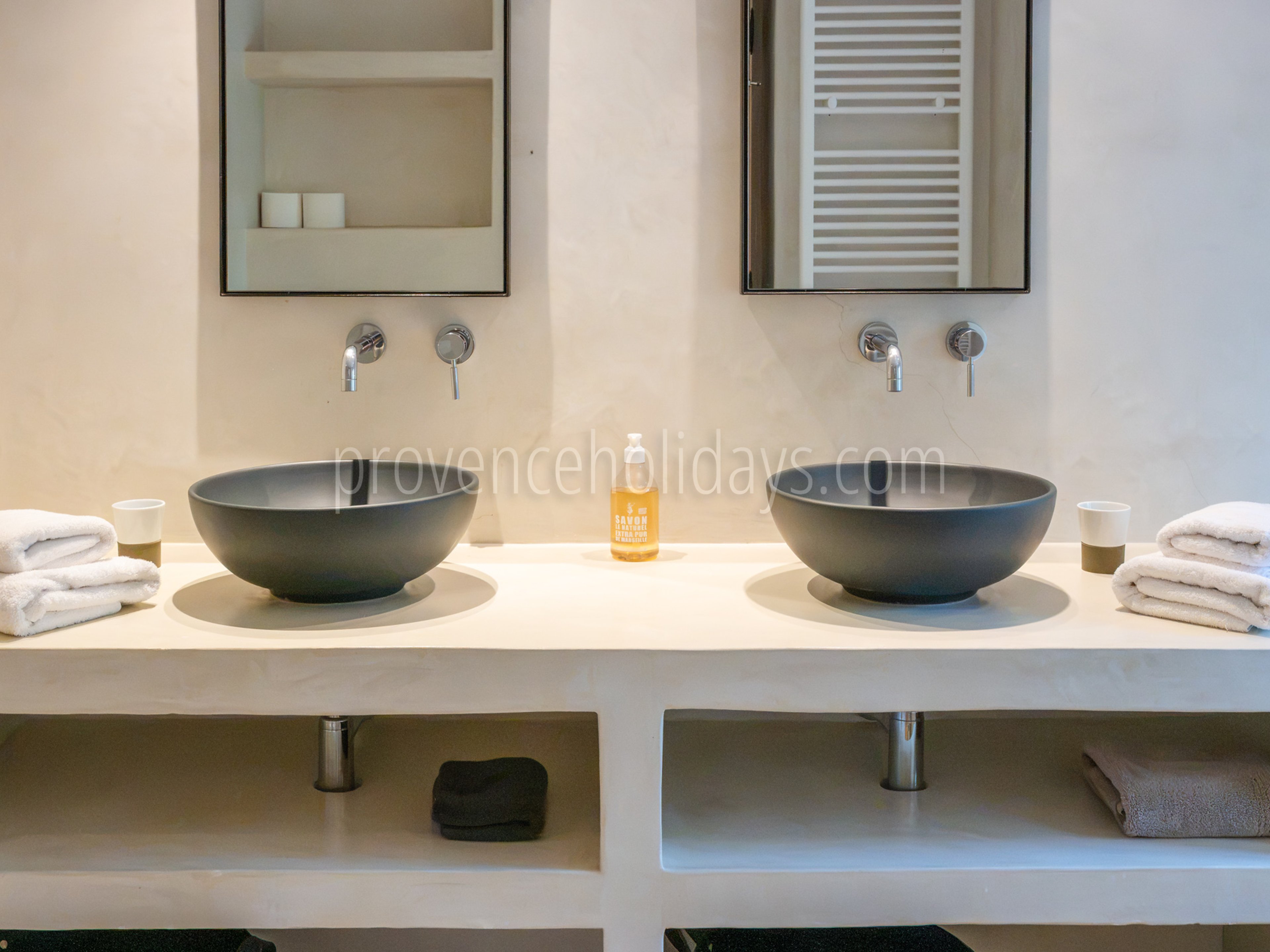 26 - Le Mas aux Gargouilles: Villa: Bathroom