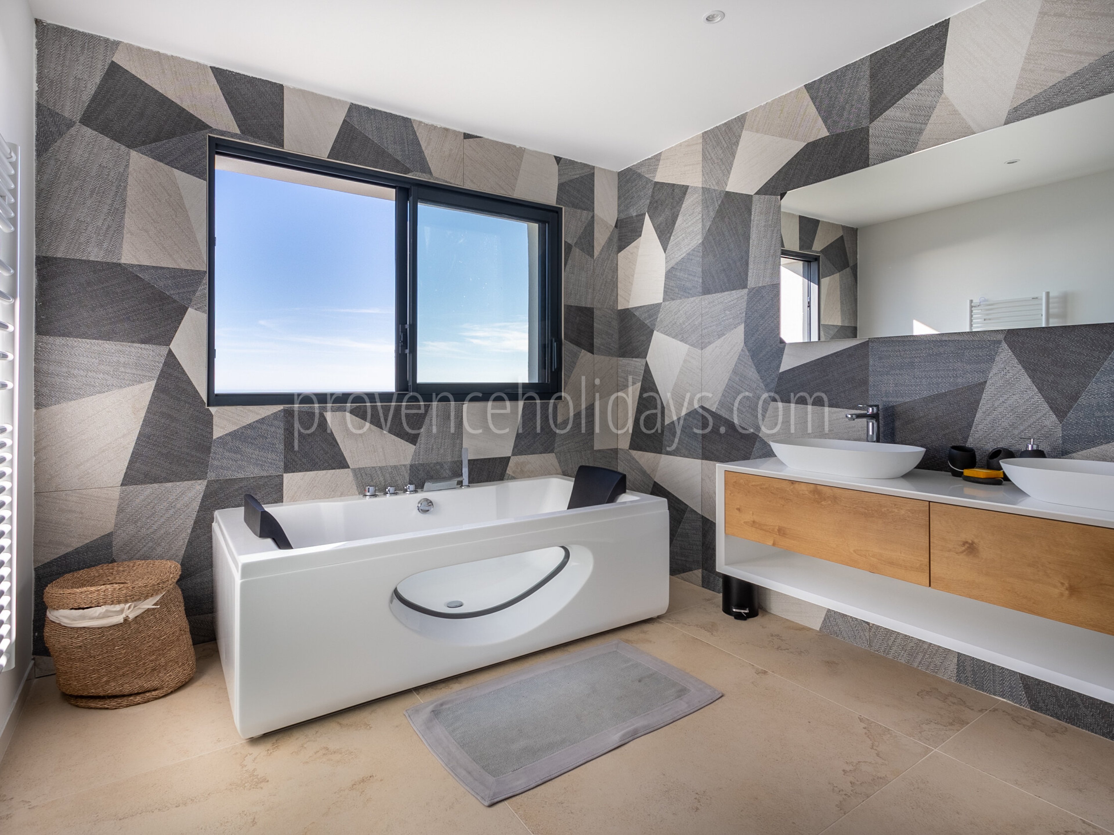 3 - Villa Cali: Villa: Bathroom