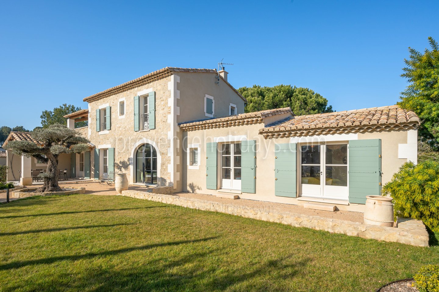 43 - Mas Lucie: Villa: Exterior