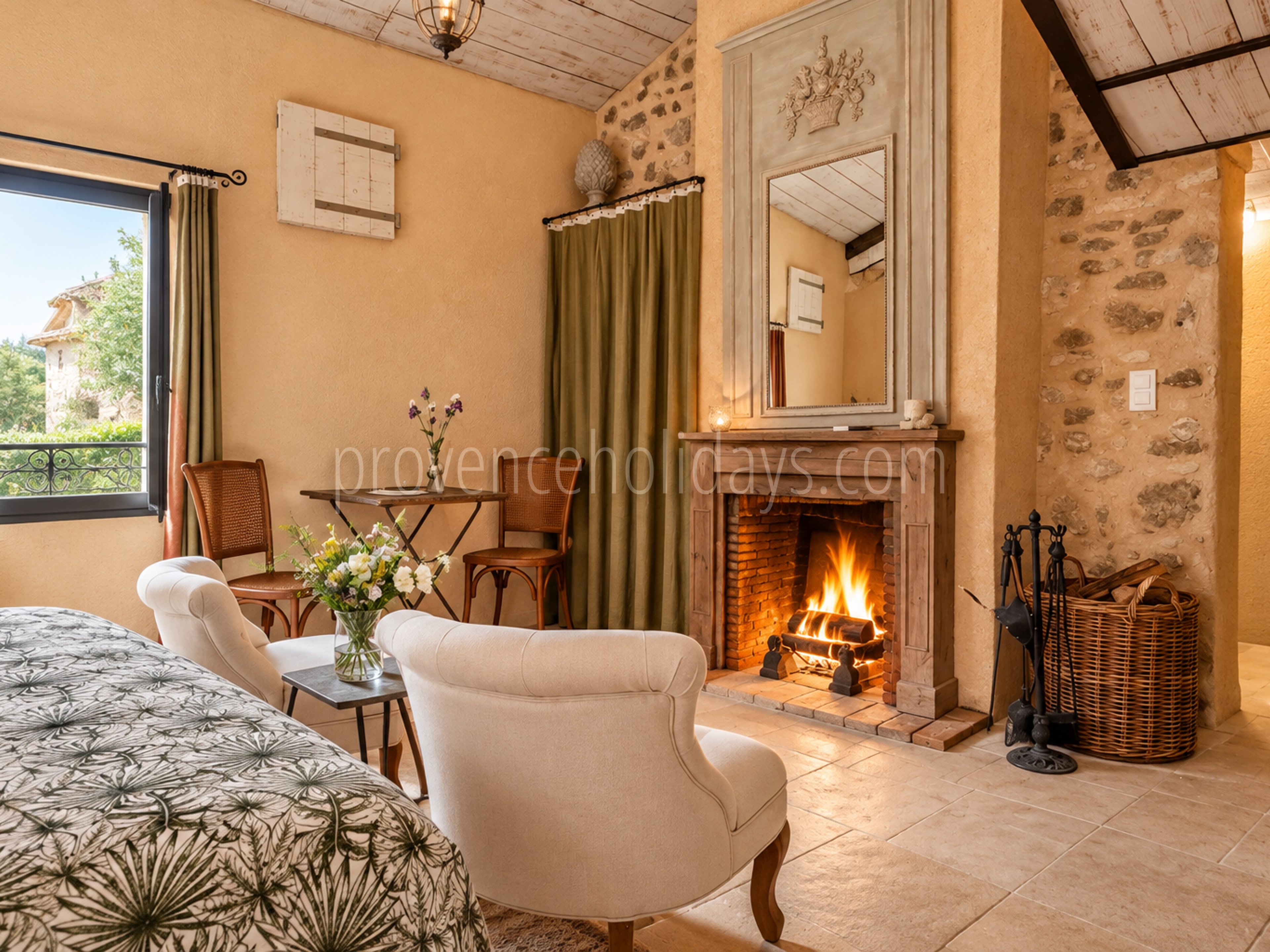 29 - Mas de Beaumes: Villa: Bedroom