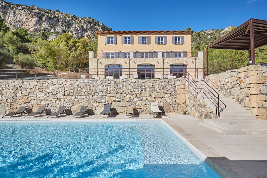 33 - À l\'Ombre de Cézanne: Villa: Pool