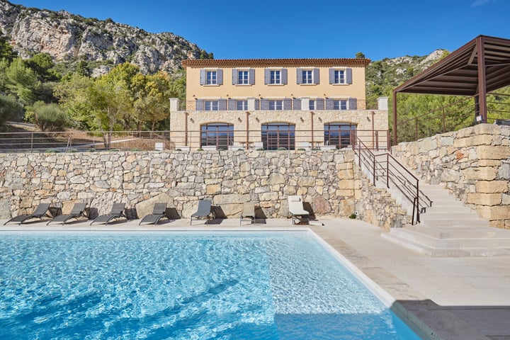 33 - À l\'Ombre de Cézanne: Villa: Pool