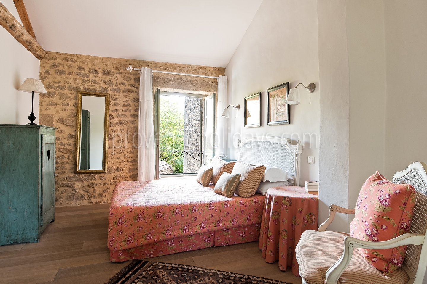 48 - Mas Pont-du-Gard: Villa: Interior