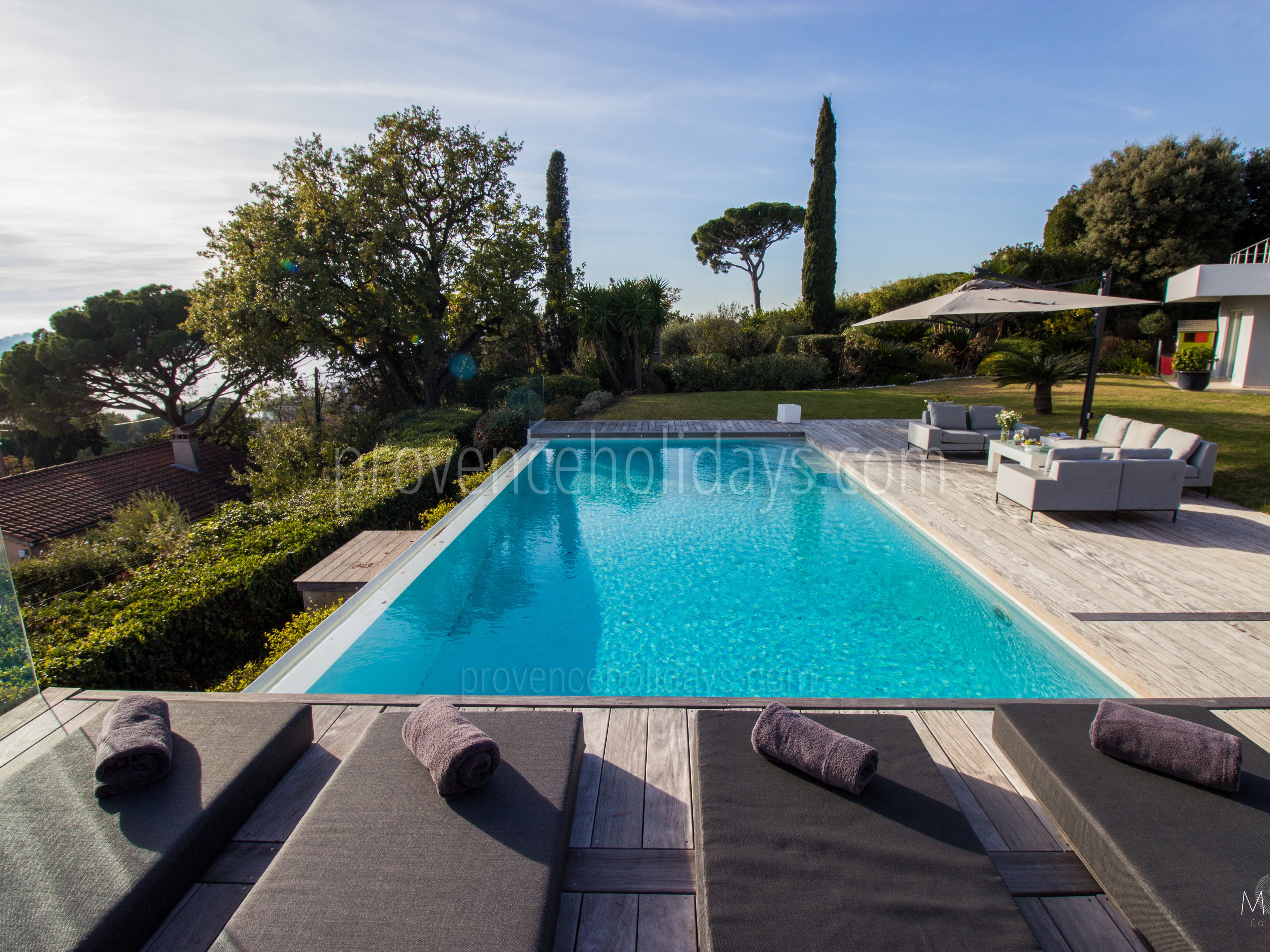 27 - Villa Toulon: Villa: Pool