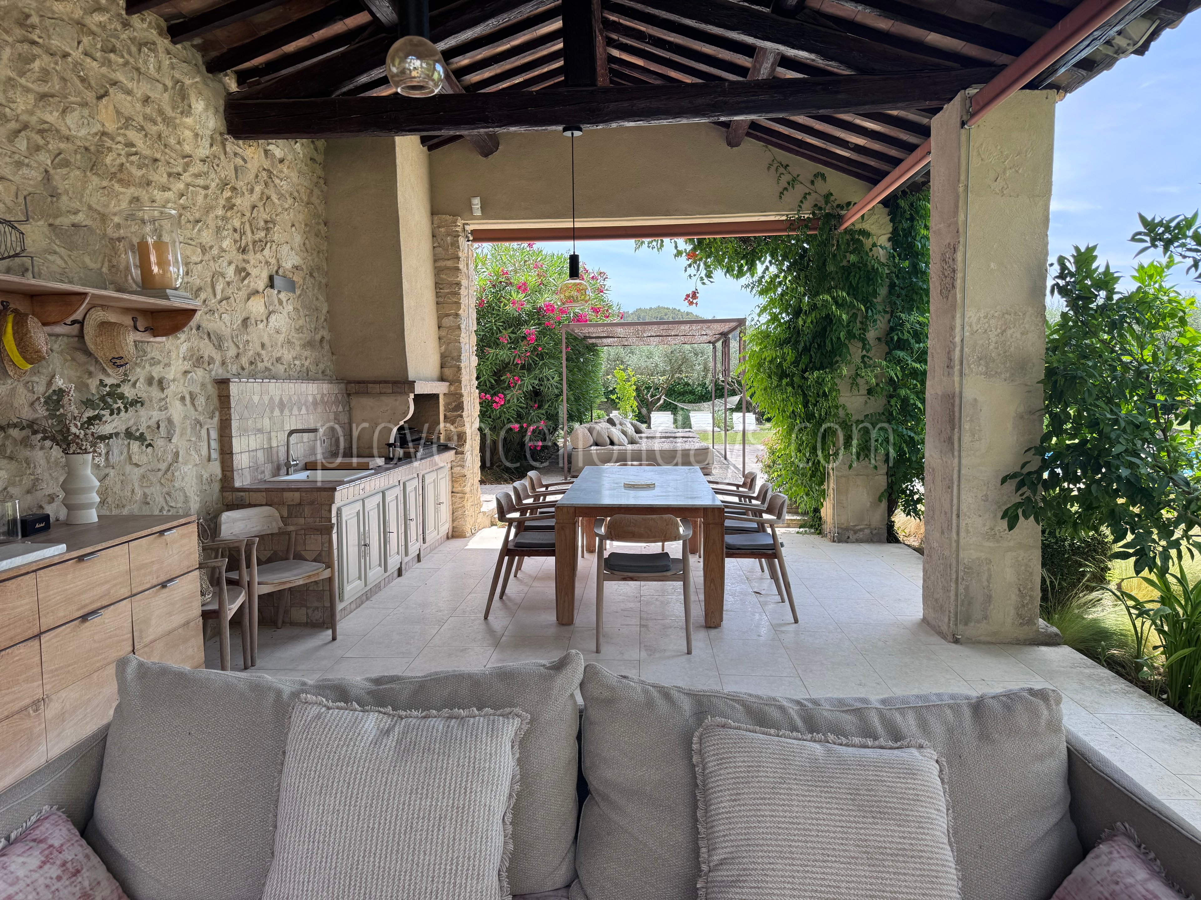 4 - Villa Saint Christol: Villa: Exterior