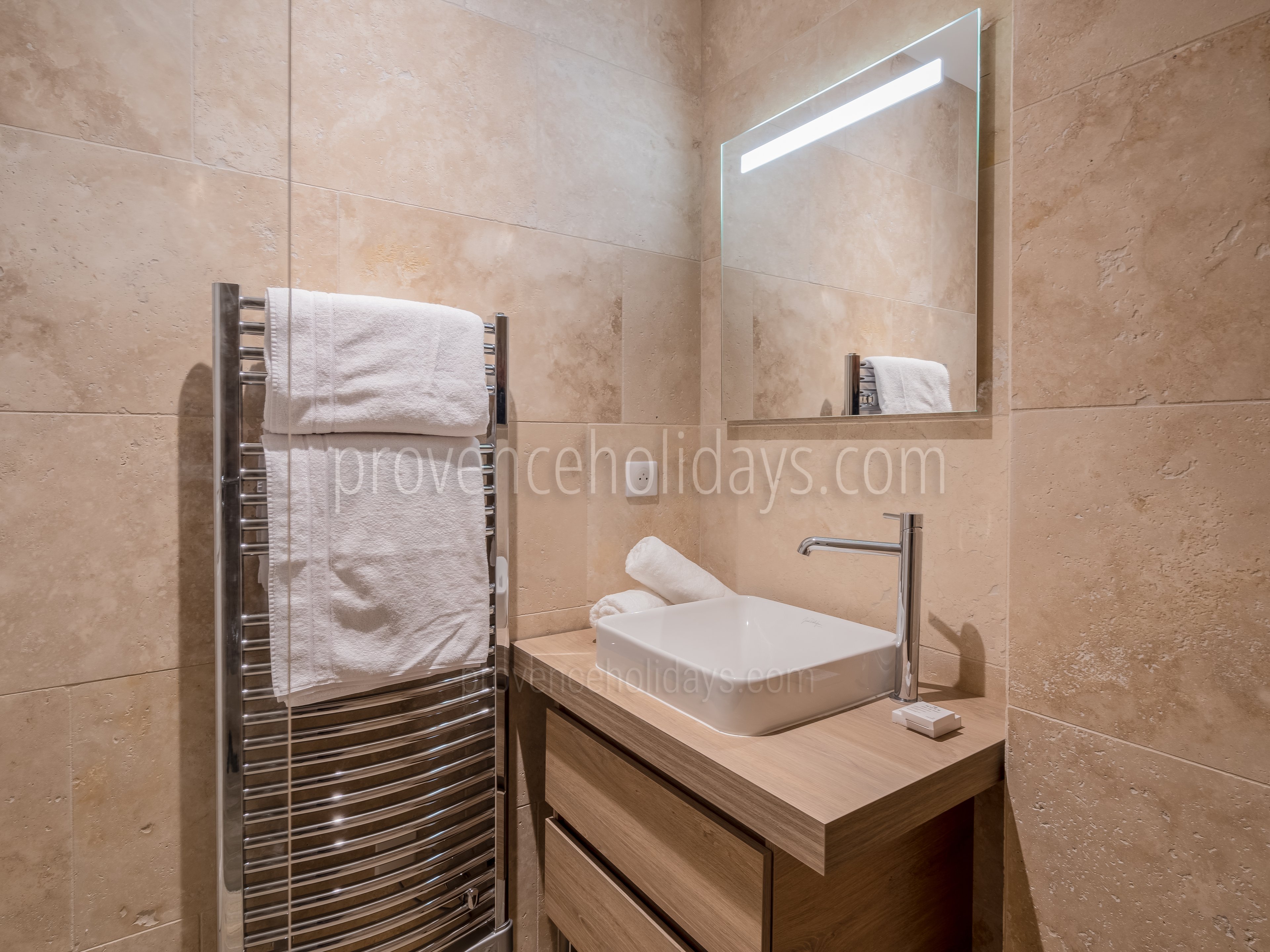 21 - Maison des Amandes: Villa: Bathroom