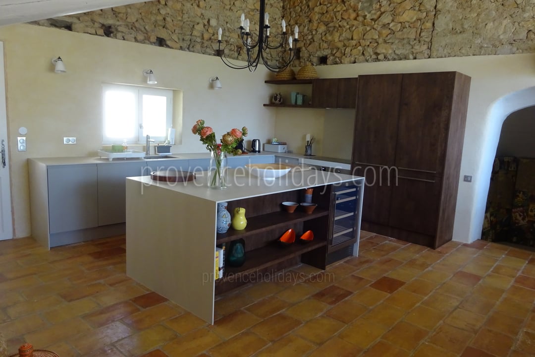 17 - Mas Art et Soleil: Villa: Interior