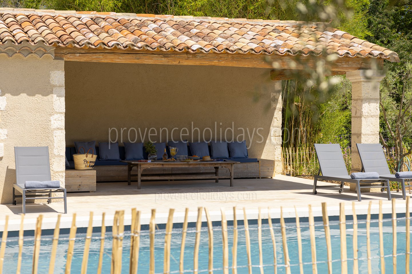 18 - Le Mas des Jardins: Villa: Exterior