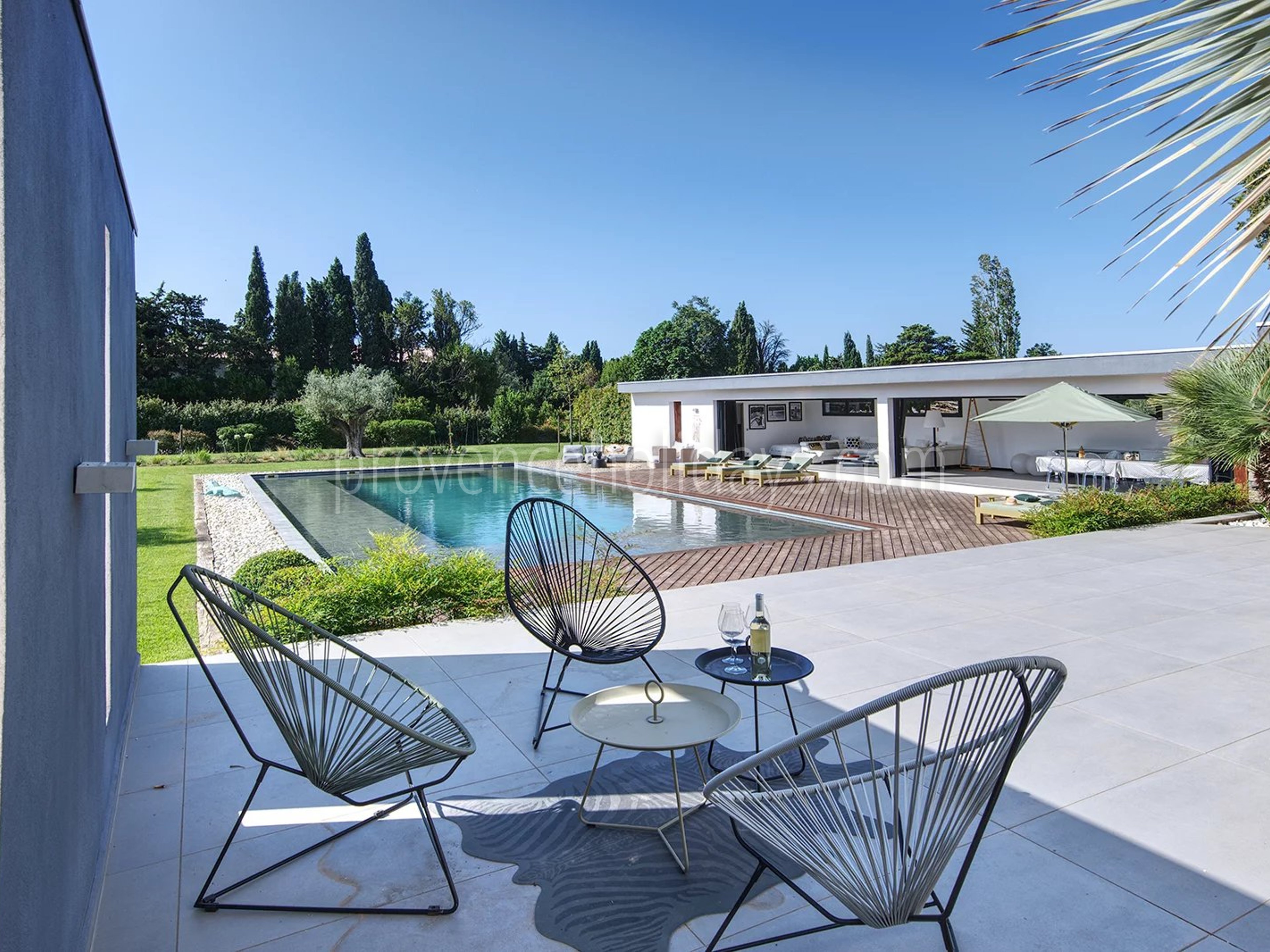 6 - House with pool house in Eyguières: Villa: Exterior