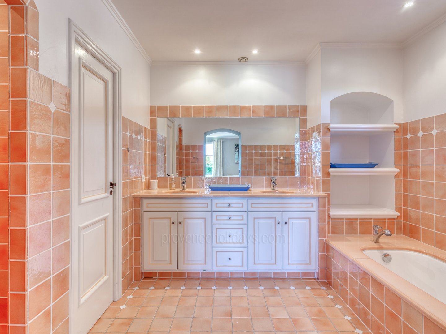 21 - Bastide Eternelle: Villa: Bathroom