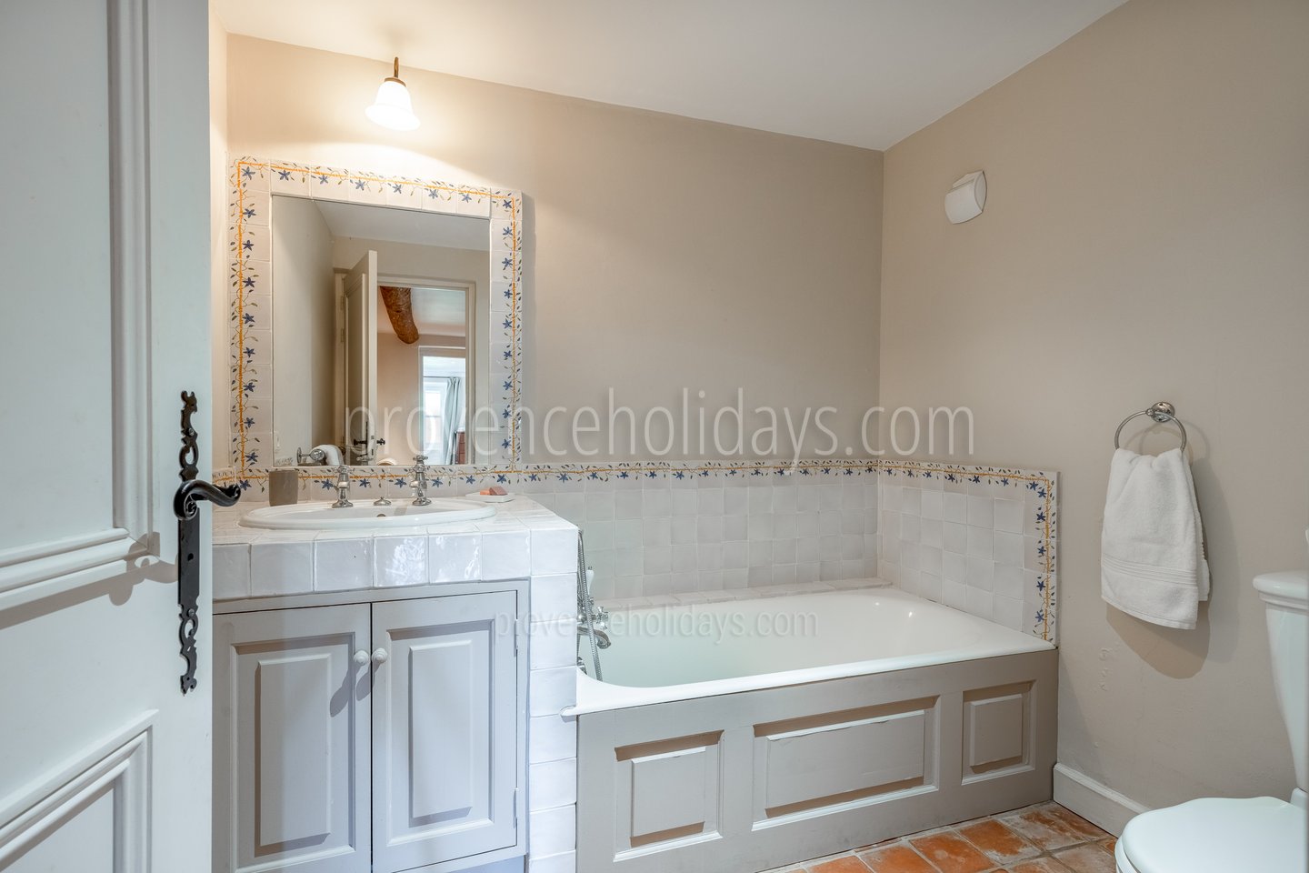 51 - Le Mas de Bonnieux: Villa: Bathroom