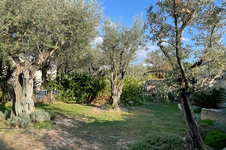 44 - La Bâtisse de L\'Isle: Villa: Exterior