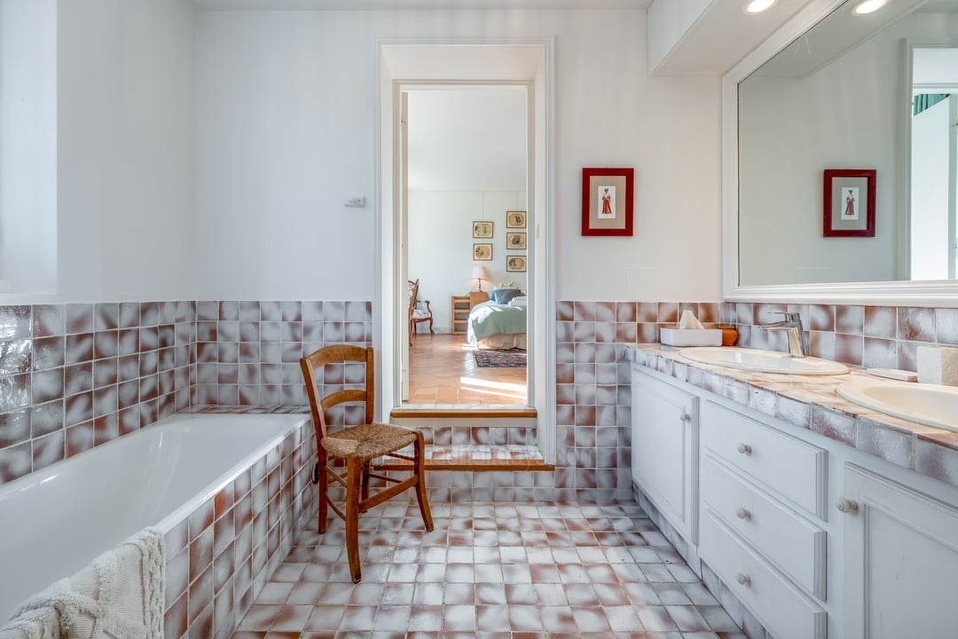 53 - Mas des Trois Cyprès: Villa: Bathroom