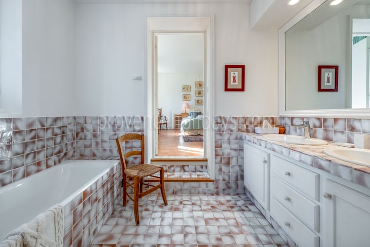 52 - Mas des Trois Cyprès: Villa: Bathroom