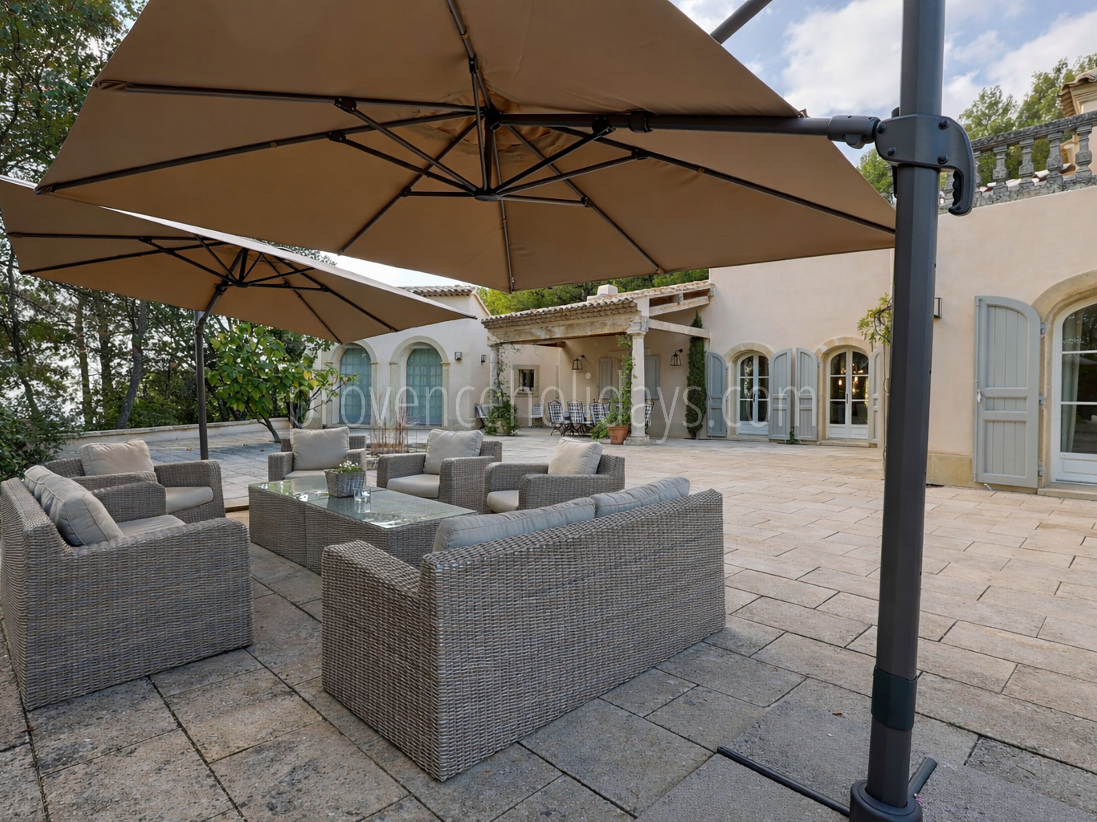 36 - Domaine de la Tour: Villa: Exterior