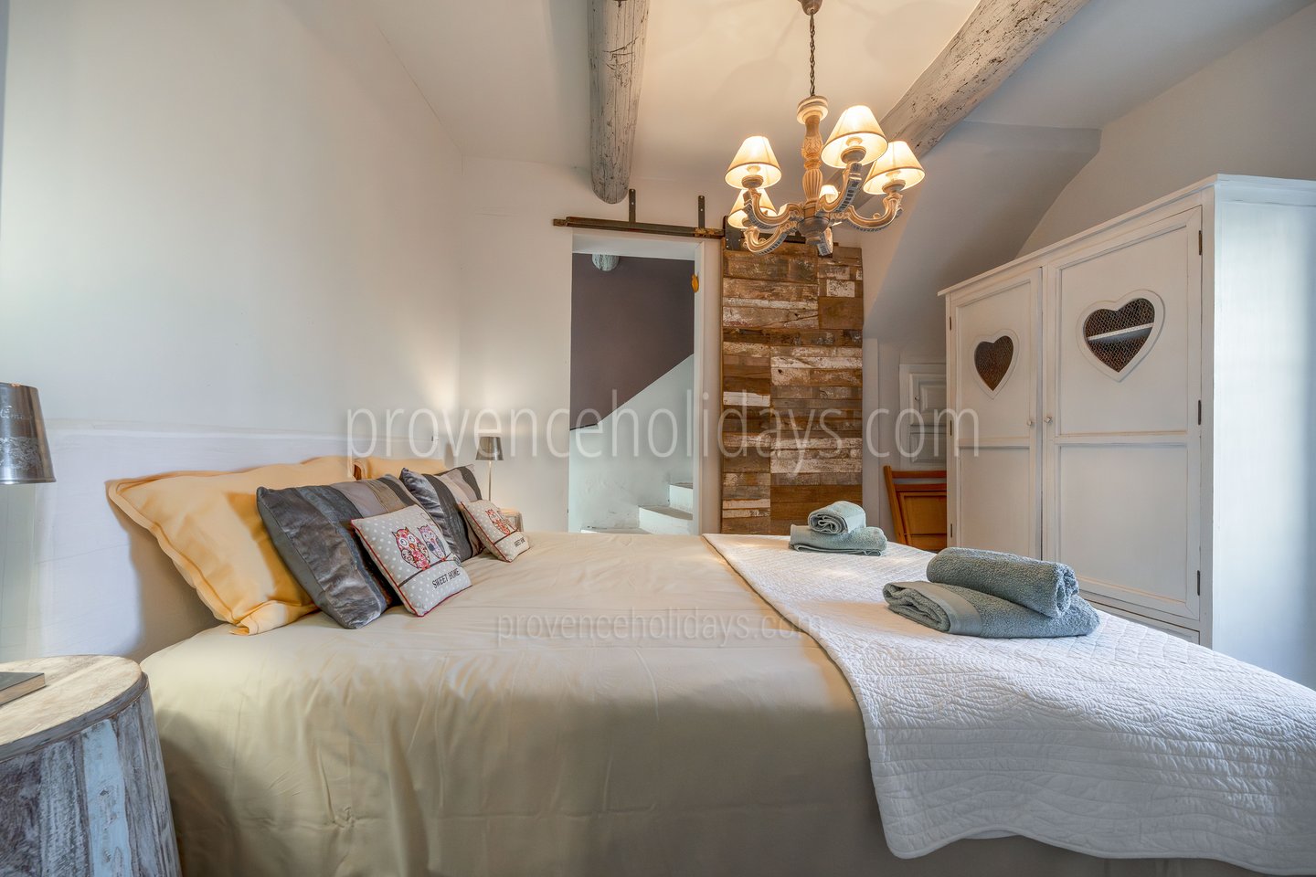 21 - Le Mas de Cabrières: Villa: Bedroom 2