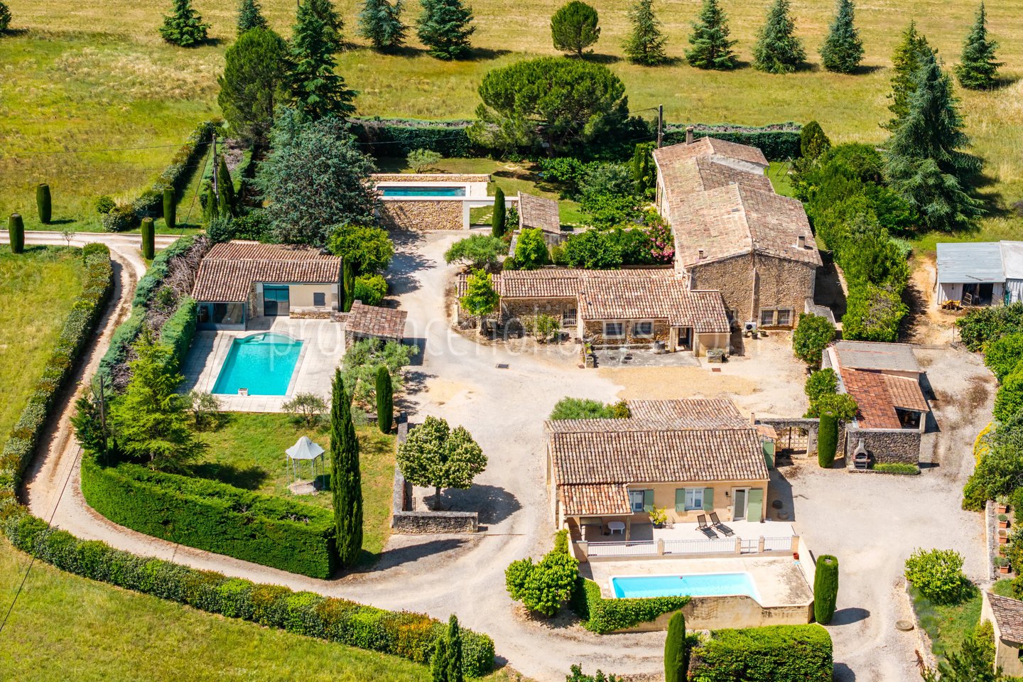 2 - Characterful mas in Bonnieux: Villa: Exterior